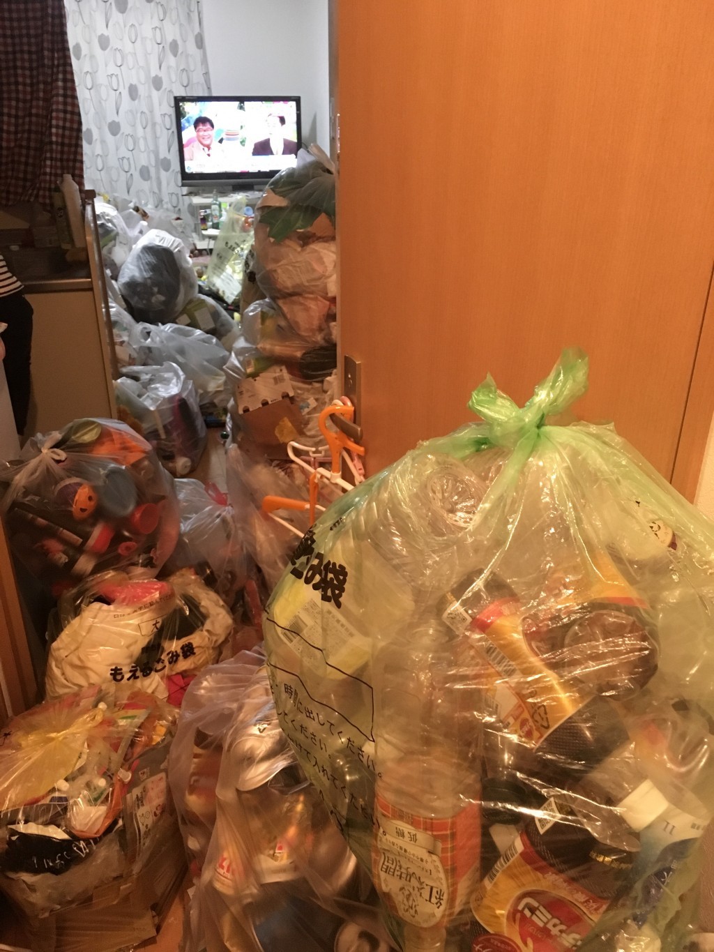 【指宿市】2tトラックでの家庭ごみ回収事例☆家中のごみを片付け出来てお喜びいただけました!