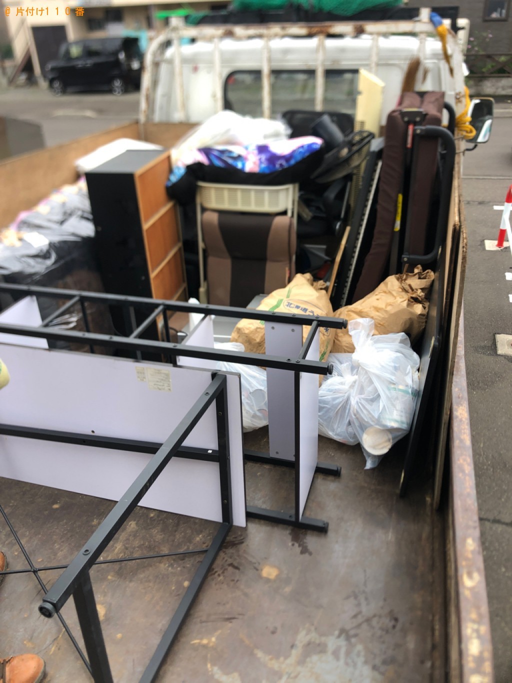 【日置市】ガラステーブル、折り畳みベッド等の回収・処分ご依頼