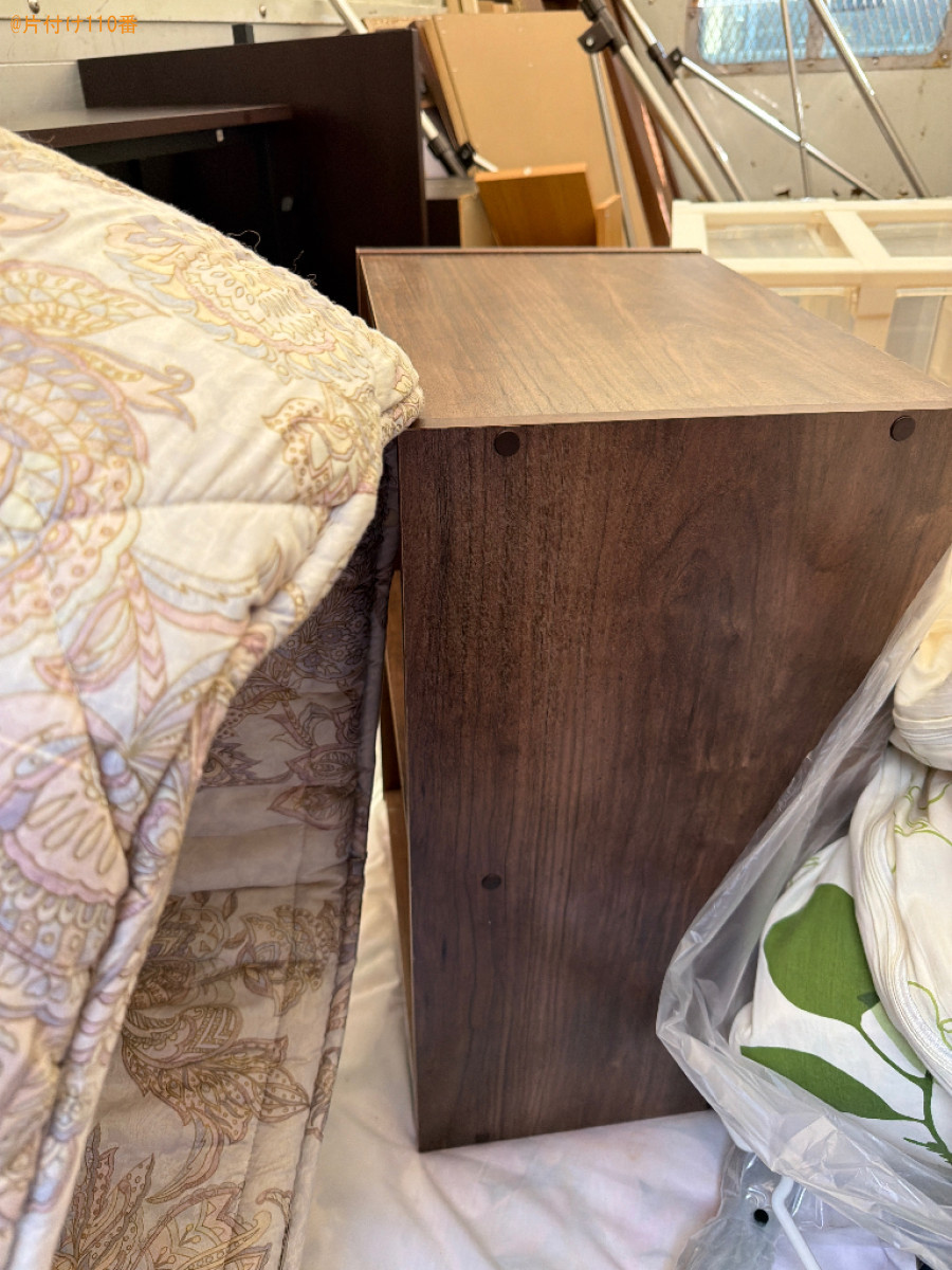 シングルベッド、二人掛けソファー、カラーボックス、本棚等の回収